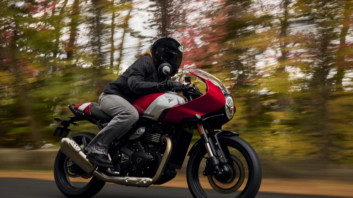 Thruxton 400