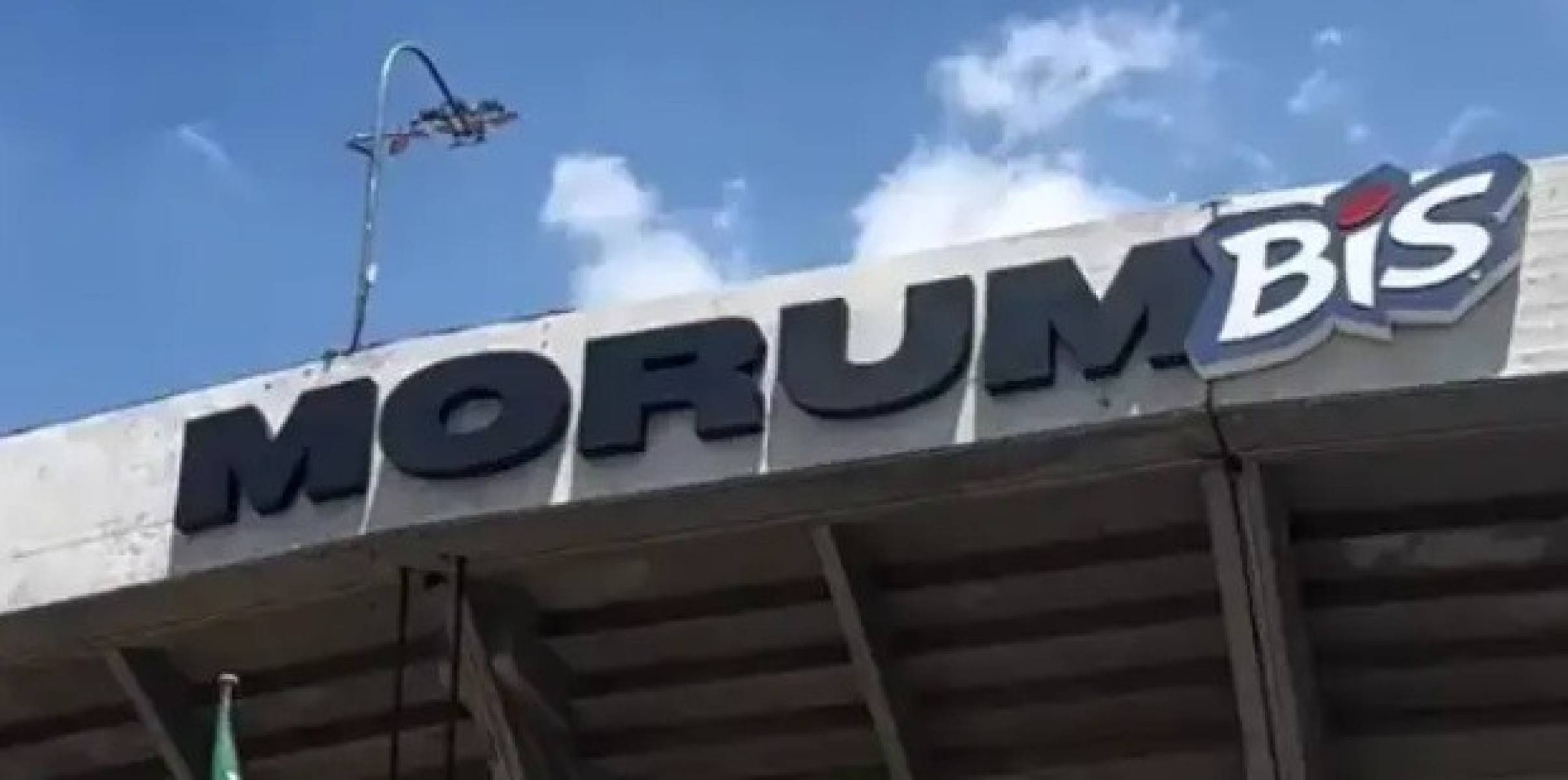 Fachada do est&aacute;dio do S&atilde;o Paulo com a palavras Morumbis