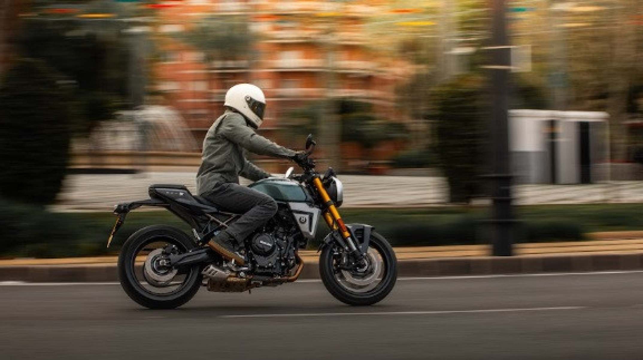 Suzuki GSX-8T