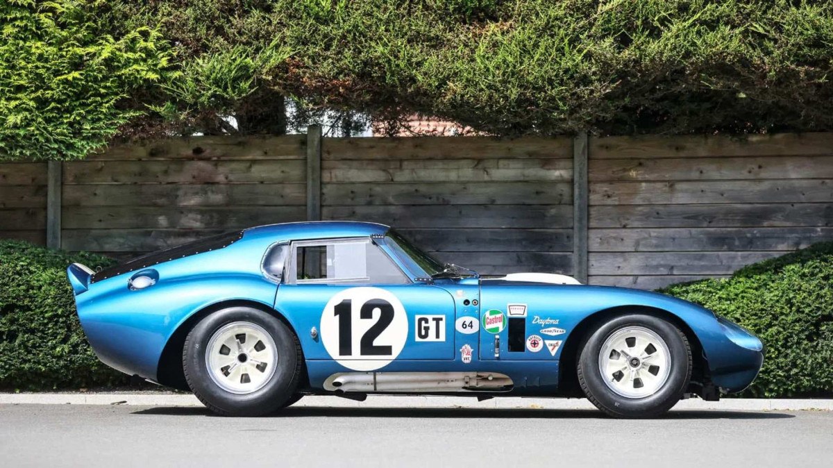 Shelby Daytona Cobra é vendido por mais de R$ 220 milhões
