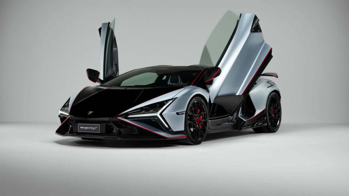 Lamborghini Revuelto SV