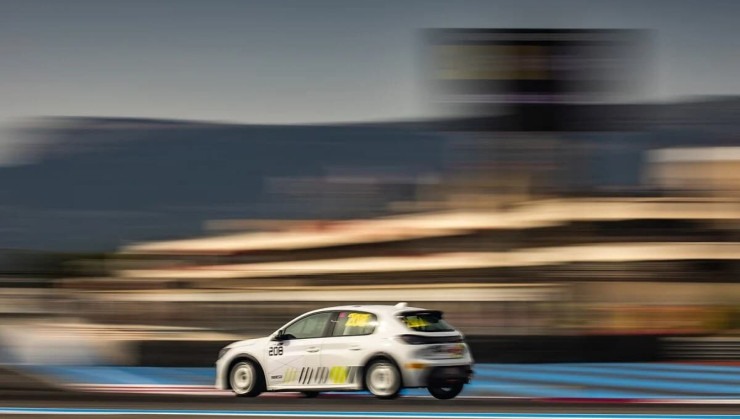 Peugeot 208 Racing T6