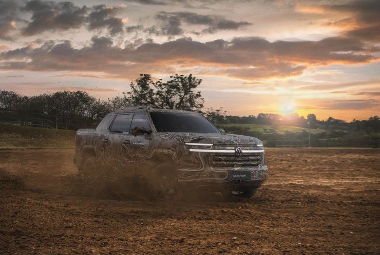 Nova Amarok 2027 camuflada