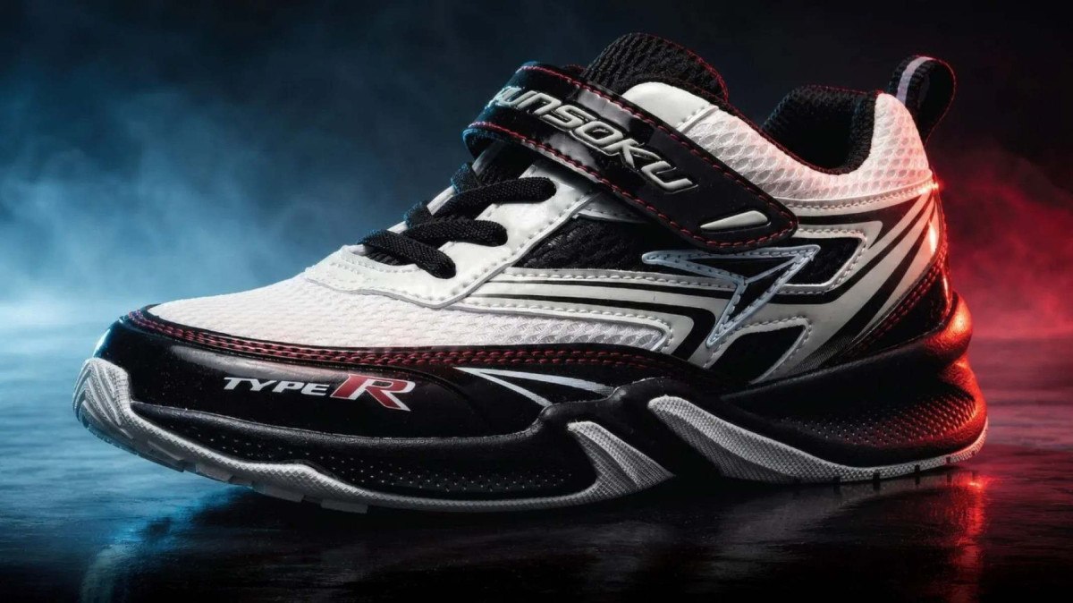 Tenis inspirado no Type R