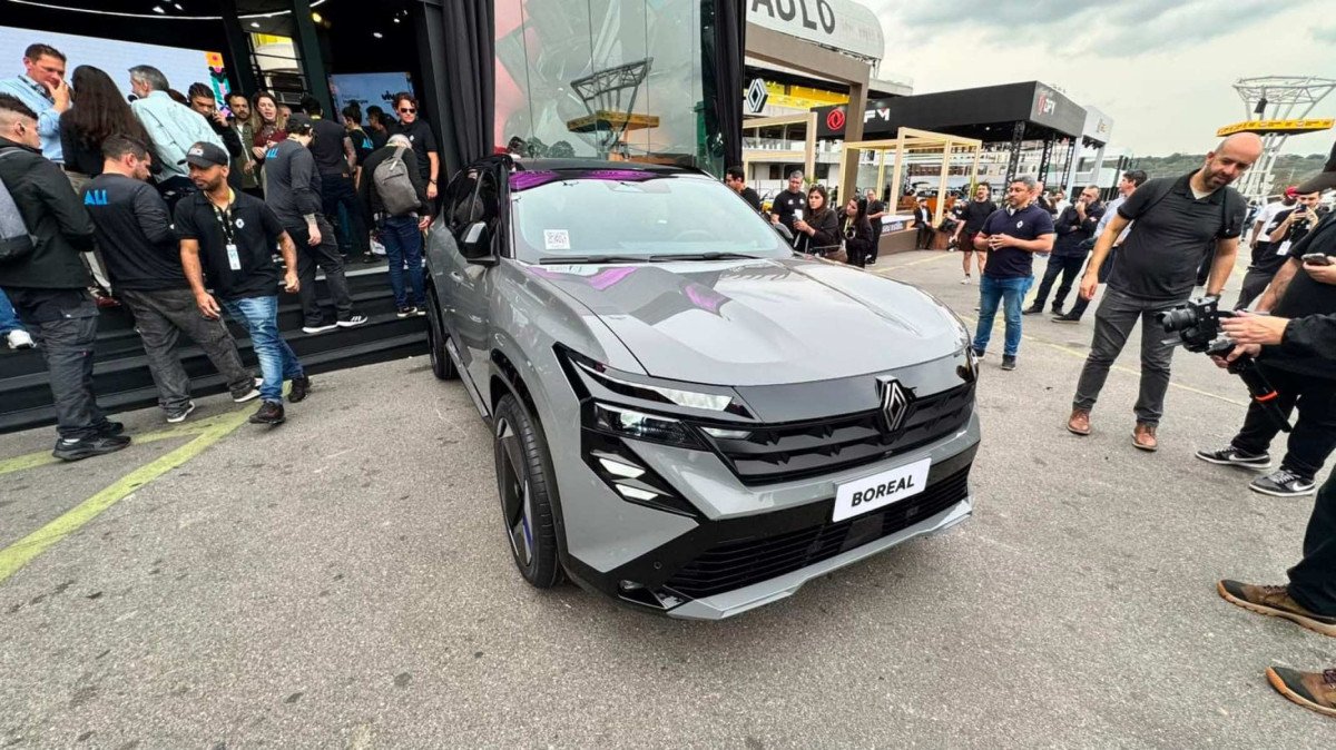 Renault Boreal com inédita com cinza é destaque no estande da marca