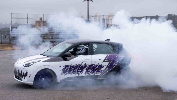 Geely EX2 Track 