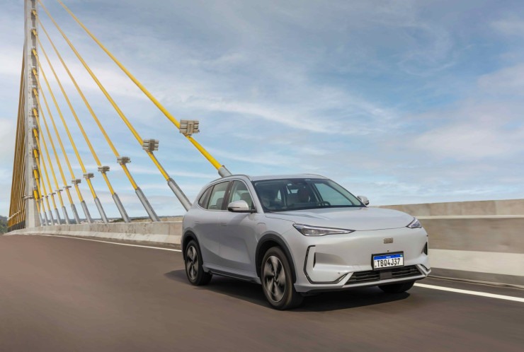 Geely EX5 100% el&eacute;trico ganhou nova op&ccedil;&atilde;o de cor para o interior
