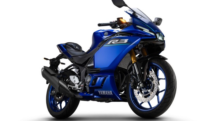 Yamaha R3 na tradicional cor Racing Blue