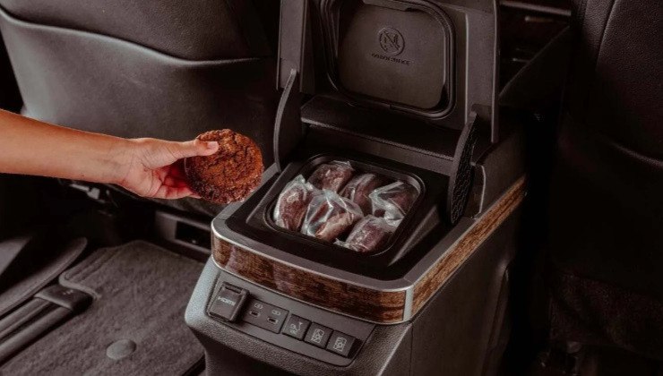 Minivan Toyota Sienna vem com refrigerador  -  (crédito: Divulgação/Toyota)