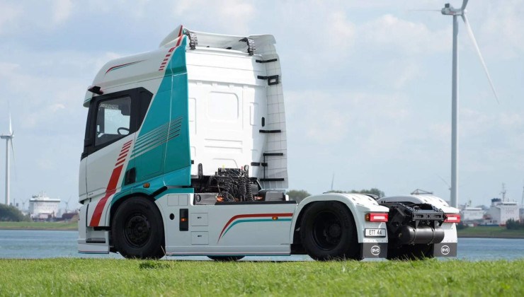 Caminh&atilde;o el&eacute;trico da BYD tem 1.006 cv e recarga de 20 minutos
