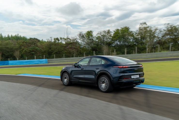 Cayenne Eletric Coup&eacute;