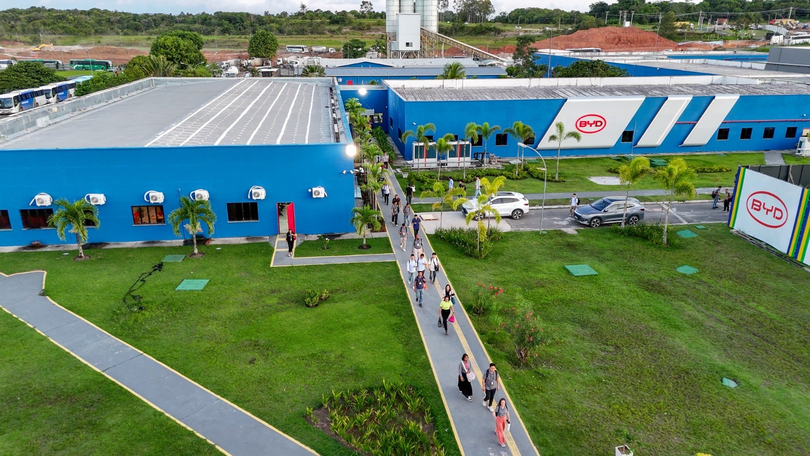 O complexo industrial da BYD em Cama&ccedil;ari, Bahia, acelera contrata&ccedil;&otilde;es e prepara a implanta&ccedil;&atilde;o do terceiro turno de produ&ccedil;&atilde;o na unidade -  (crédito: Divulga&ccedil;&atilde;o/BYD)