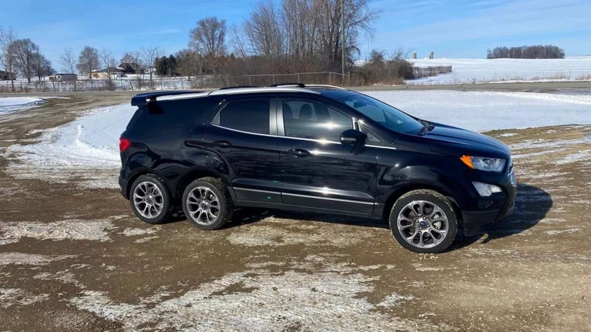 Ford EcoSport 6x6 está à venda no Marketplace, nos EUA