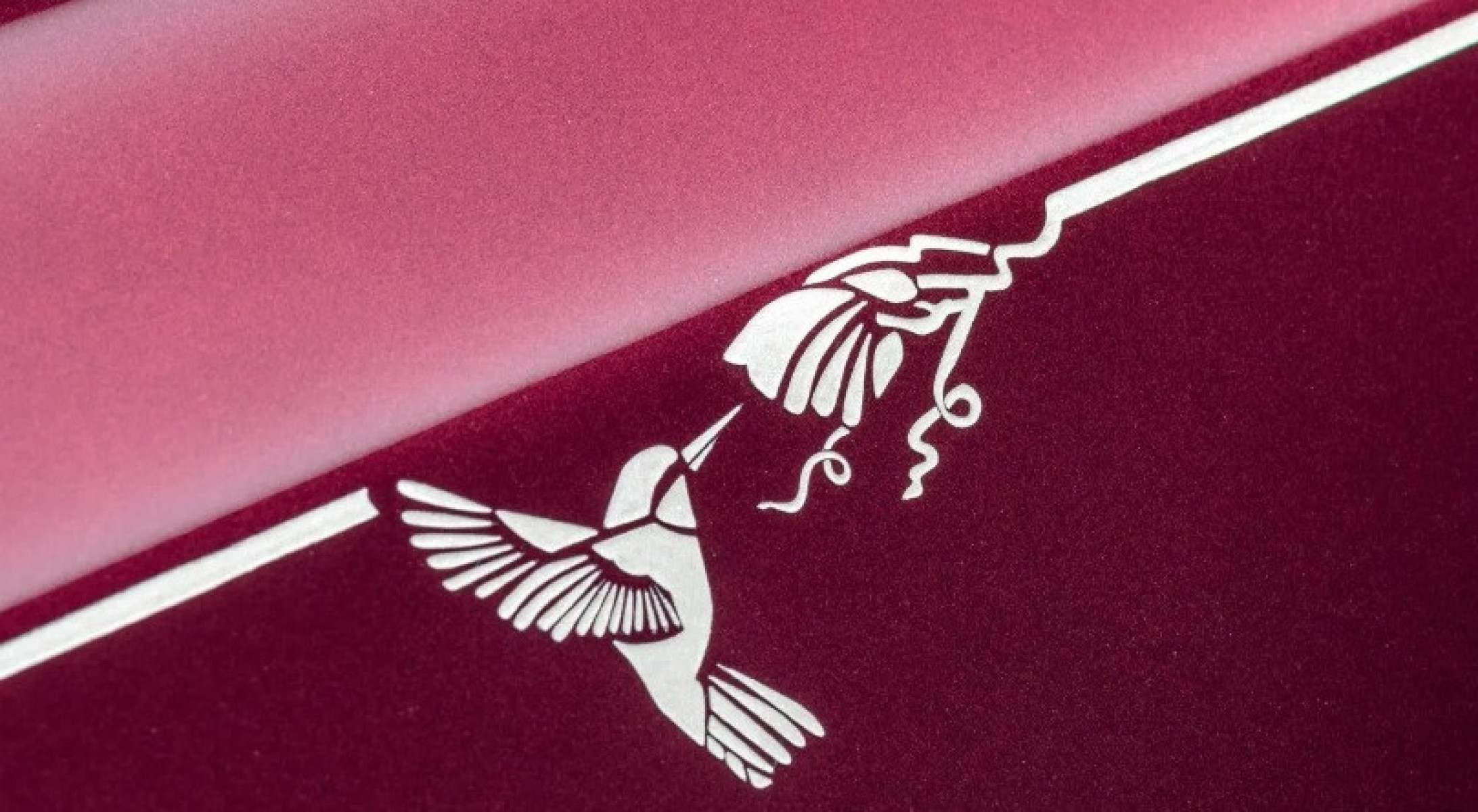 Rolls-Royce exclusivo com desenho de beija-flor