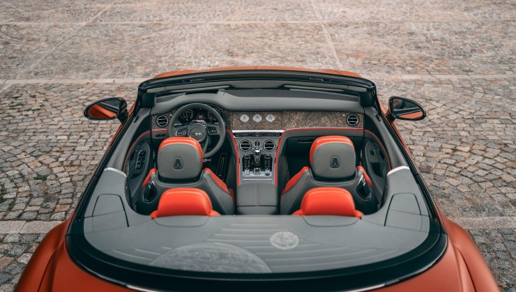 Interior do Continental GTC S combina materiais exclusivos e detalhes inspirados na astronomia