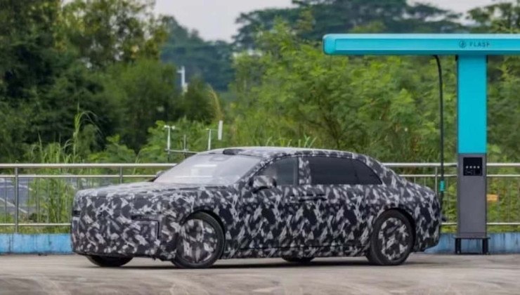 Sedan de luxo da Yangwang sendo testado na China -  (crédito: Reprodução/Weibo/Sugardesign)
