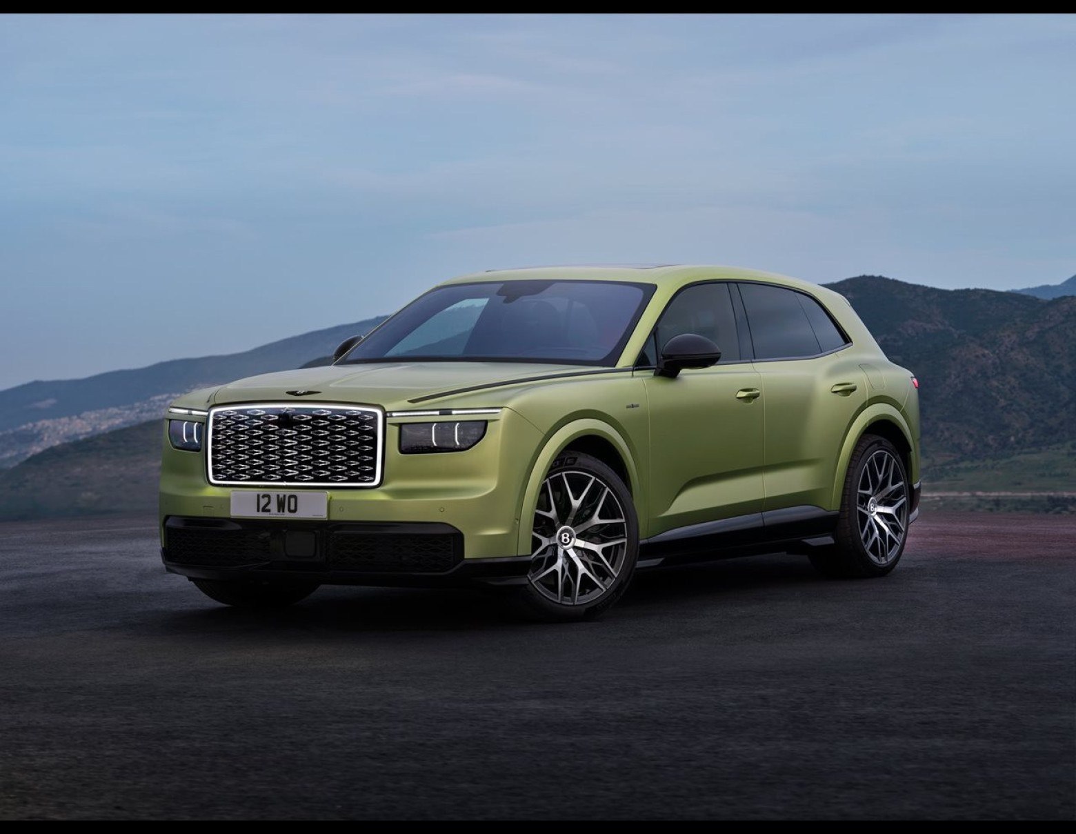Bentley Torcal é o primeiro elétrico da marca e une luxo, design com 888 cv