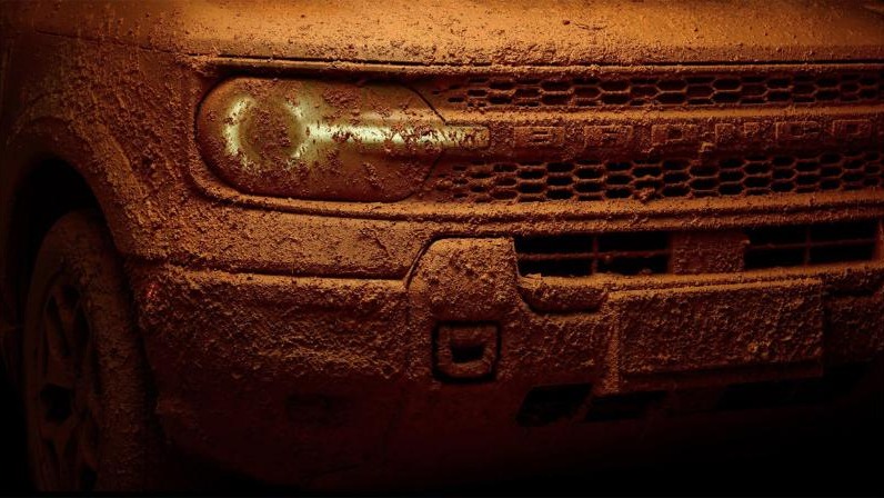 A nova campanha da Ford destaca como a lama se torna um trof&eacute;u, revelando as aventuras do Bronco Sport em terrenos off-road -  (crédito: Divulga&ccedil;&atilde;o/Ford)