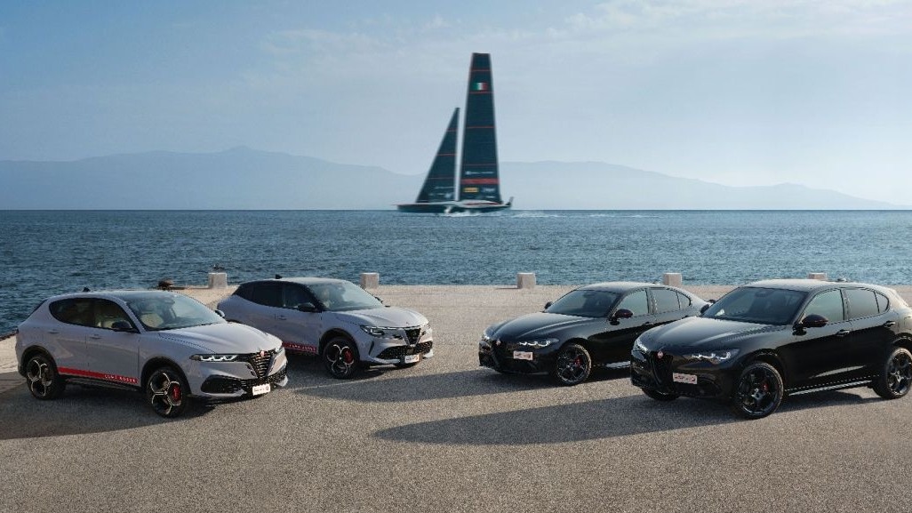 Alfa Romeo Edizione Luna Rossa: a nova s&eacute;rie especial que une a paix&atilde;o n&aacute;utica aos modelos Junior, Tonale, Giulia e Stelvio -  (crédito: Alfa Romeo/Divulga&ccedil;&atilde;o)