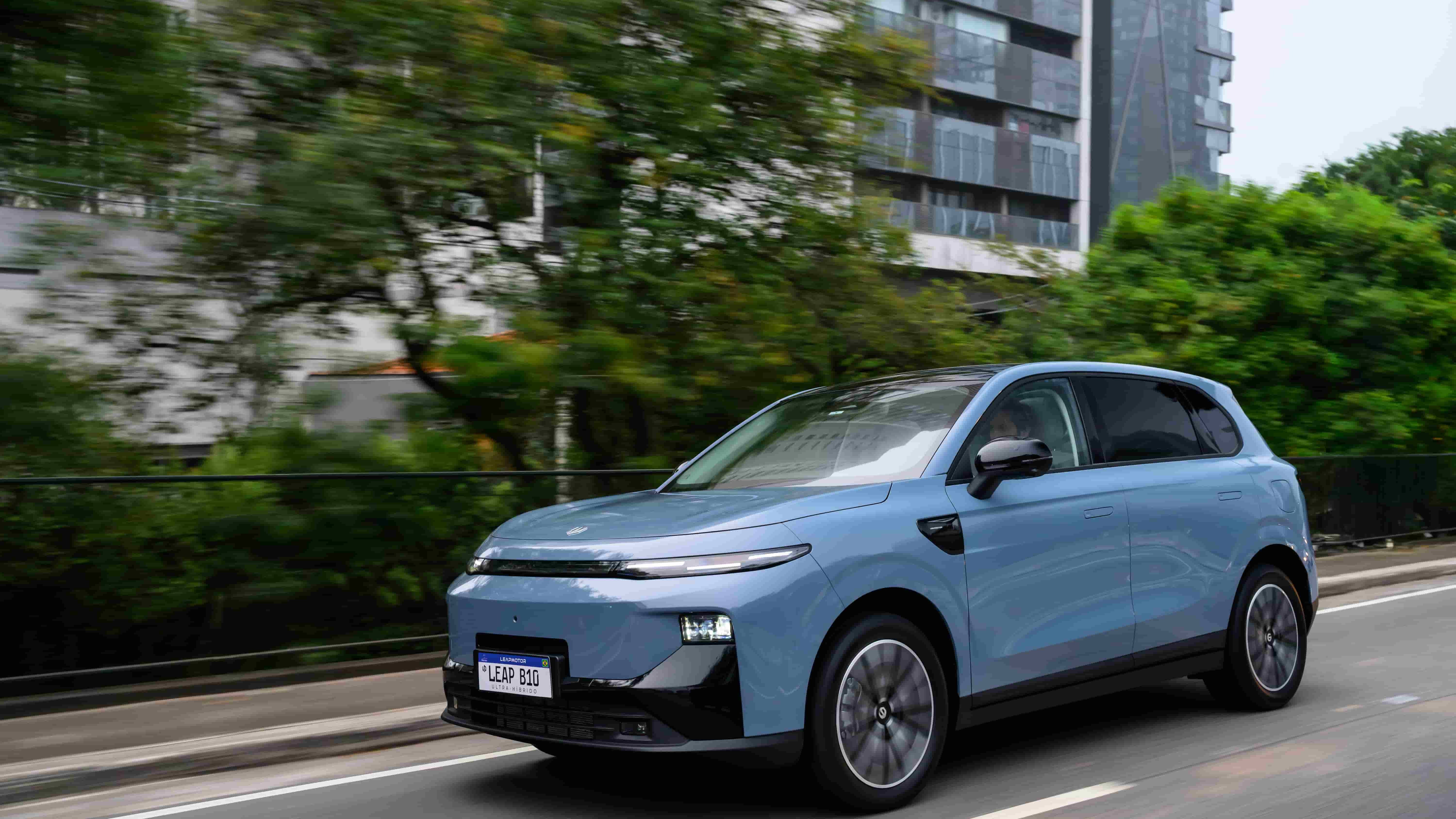 Leapmotor B10 híbrido desafia o BYD Song Pro com preço abaixo dos R$ 180 mil