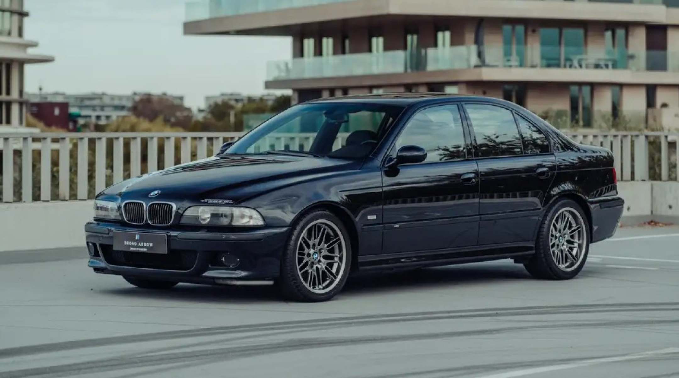 BMW M5 E39 que esconde W10 da Volkswagen e vai a leilão