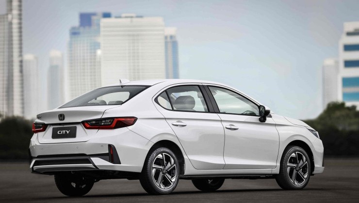 Honda City 2027 Sedan estreia com para-choque diferenciado na traseira