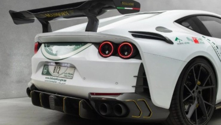  Ferrari 812 Superfast