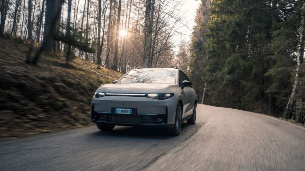 O Leapmotor C10 MY27, SUV D-segmento, recebe atualiza&ccedil;&otilde;es focadas em tecnologia, conforto, desempenho e seguran&ccedil;a -  (crédito: Divulga&ccedil;&atilde;o/Leapmotor)