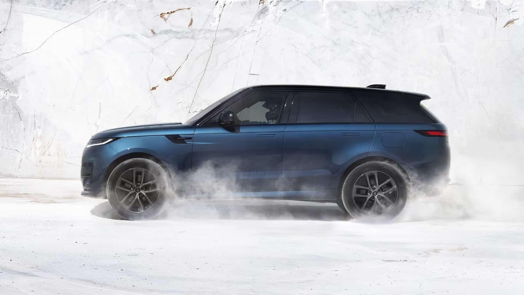 O novo Range Rover Sport Electric destaca a agilidade e performance prometidas pela vers&atilde;o esportiva -  (crédito: Divulga&ccedil;&atilde;o/Land Rover)