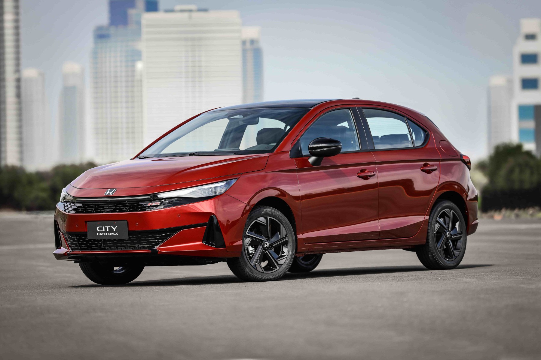 Honda City 2027 estreia novo visual e multimídia, mantendo motor aspirado