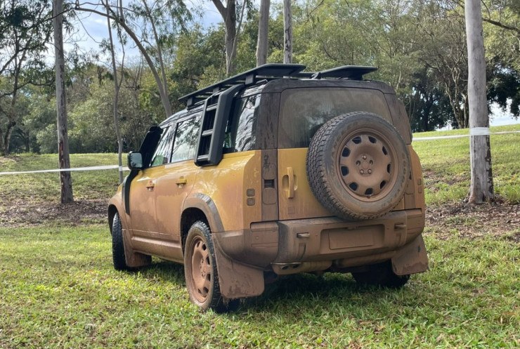 Land Rover Defender 110 Trophy