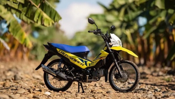 Suzuki Raider J Crossover estacionada -  (crédito: Divulgação/Suzuki)