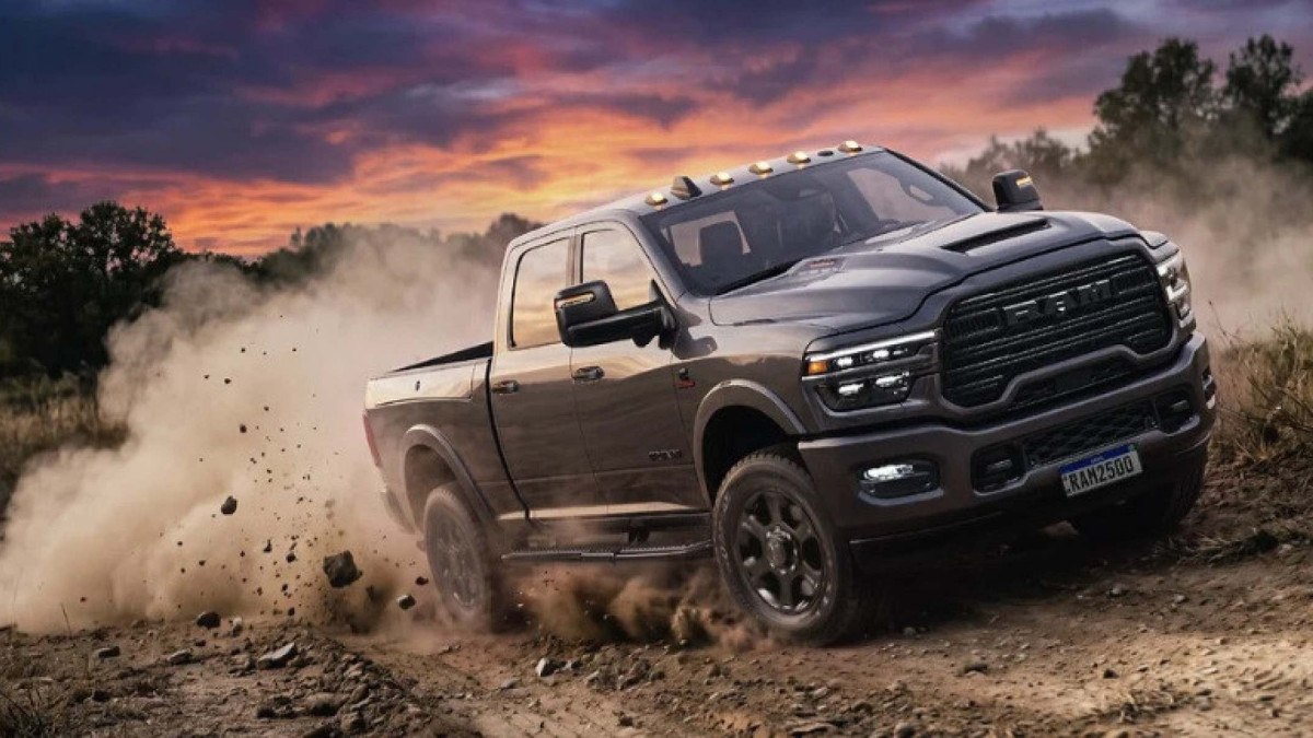 Ram 2500 ganha edição Laramie Night Edition