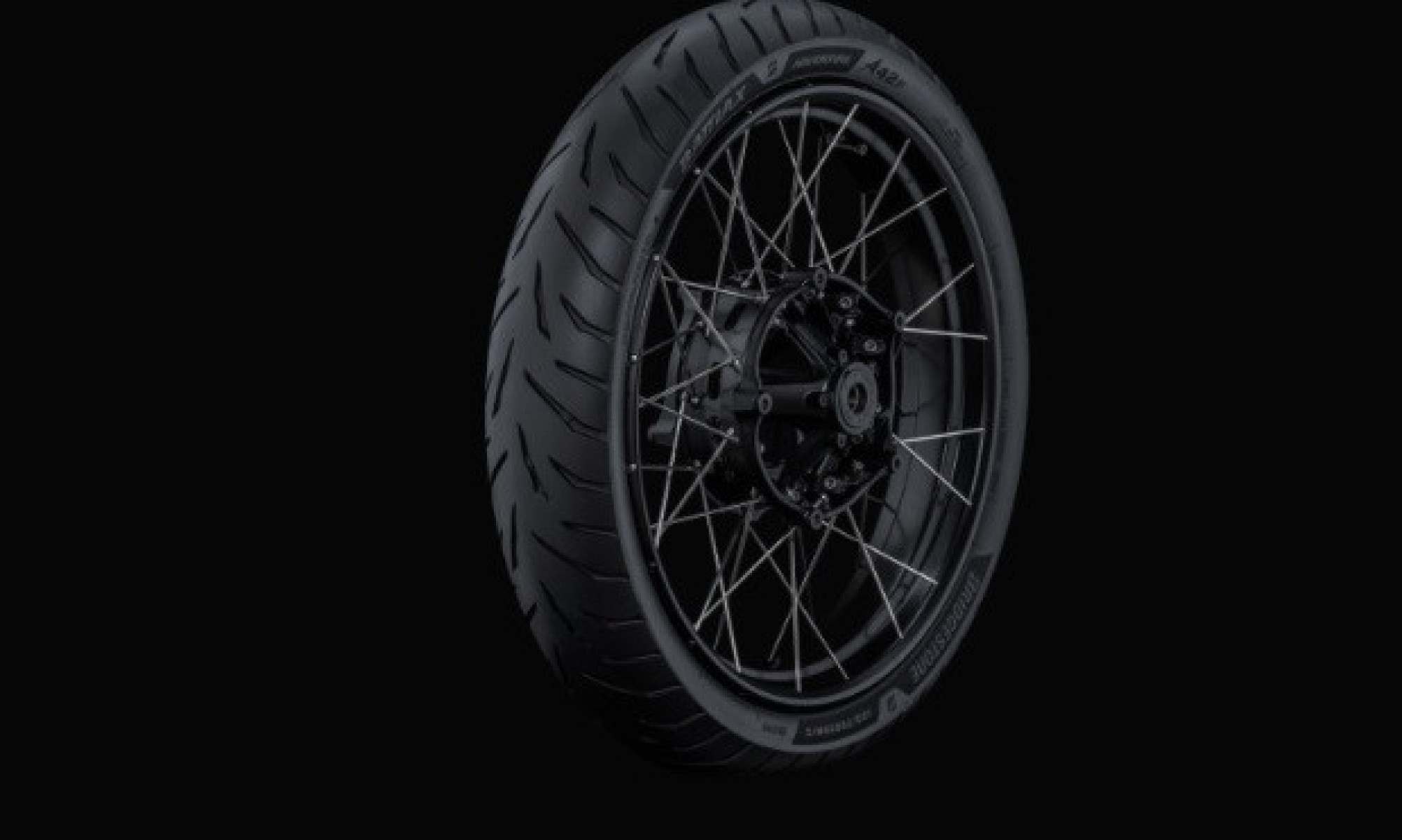 Bridgestone revela pneu Battlax Adventure A42 