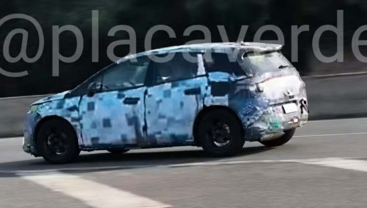 BYD Dolphin GT híbrido flagrado no Brasil -  (crédito: Reprodução/Instagram/Placa Verde)