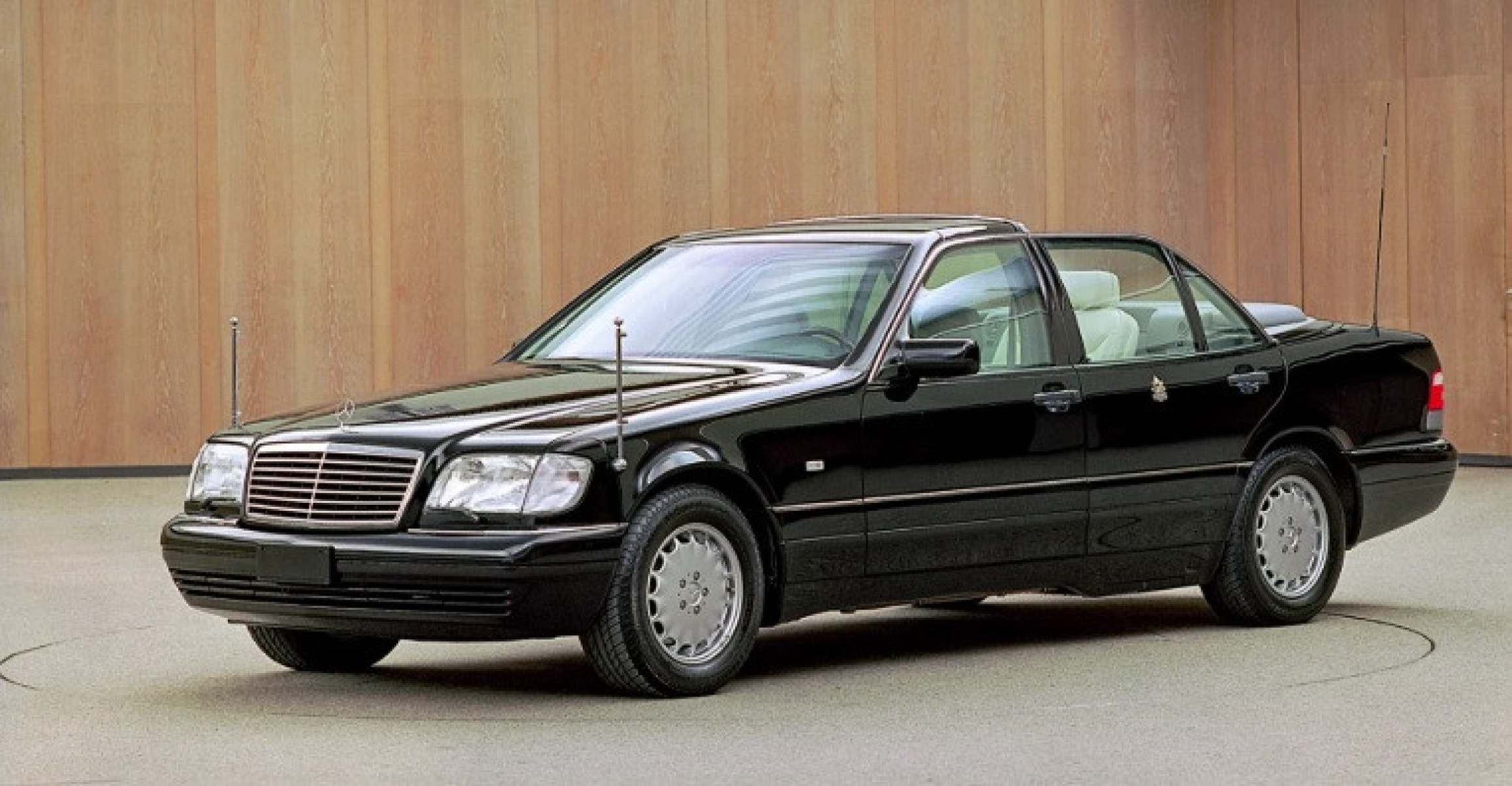 Mercedes-Benz tem parceria com o Vaticano h&aacute; quase 100 anos
