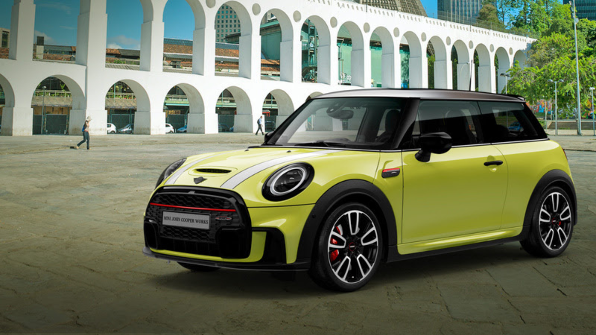 O MINI John Cooper Works - Zesty Yellow - Edição 25k nos Arcos da Lapa Rio de Janeiro