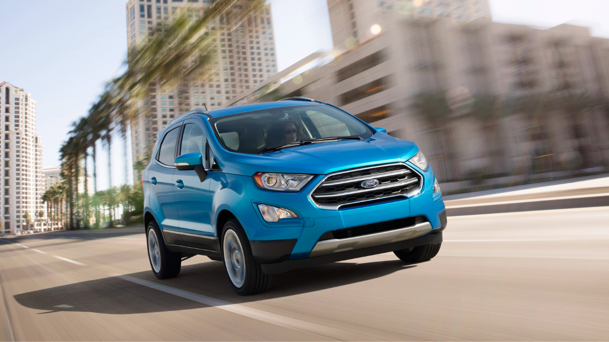 azul Ford EcoSport 2018 EUA frente azul movendo-se no asfalto