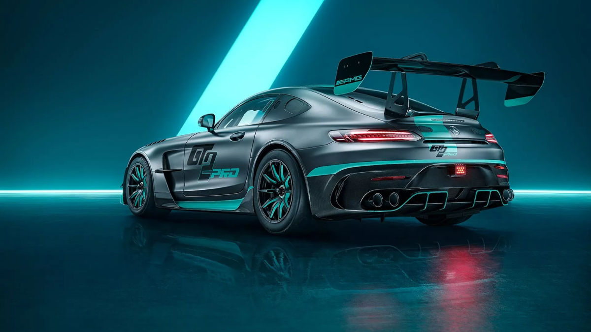 Traseira Mercedes-AMG GT2 Pro