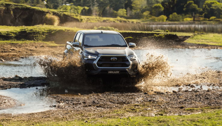 Toyota Hilux em área de natureza -  (crédito: Toyota / Divulgação)