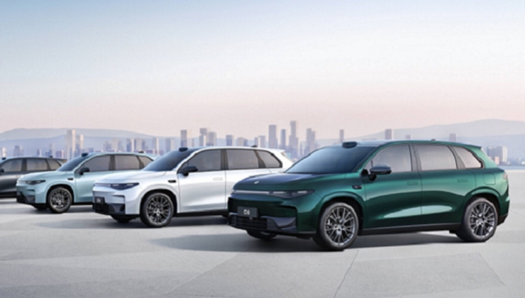 SUV Leapmotor C10 enfileirados 