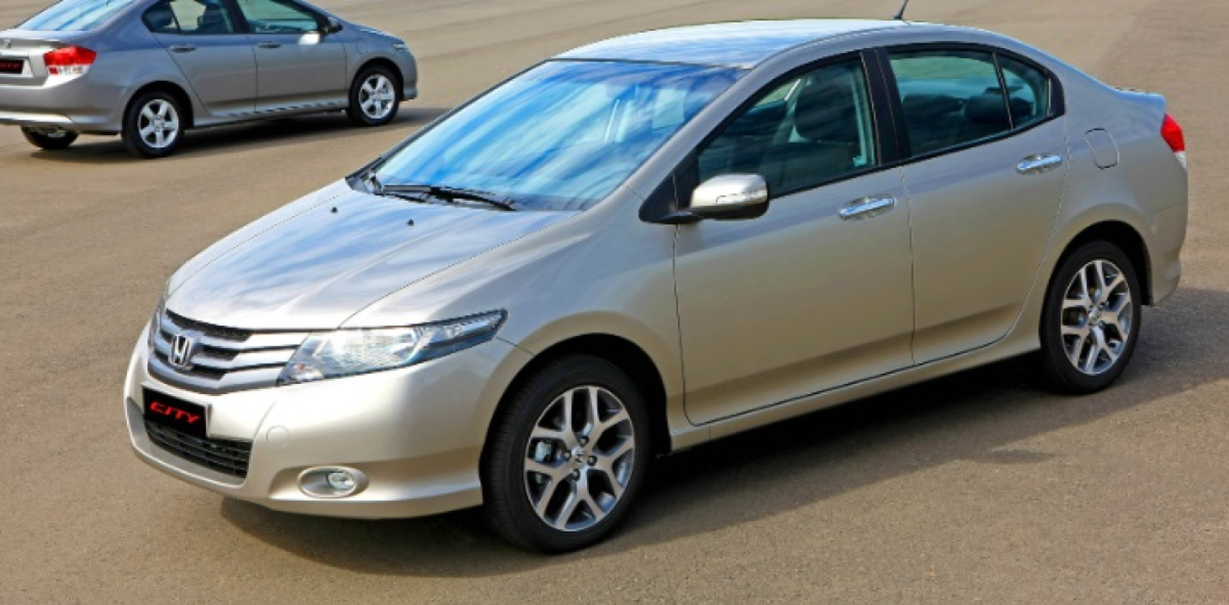 Honda City 2010 é uma boa opção para quem procura um carro com porta-malas espaçoso