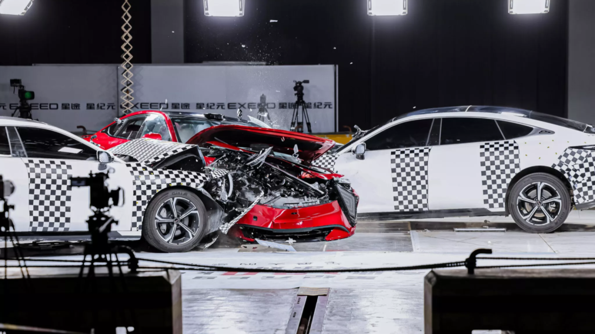 Crash-test feito por marca da Chery, na China