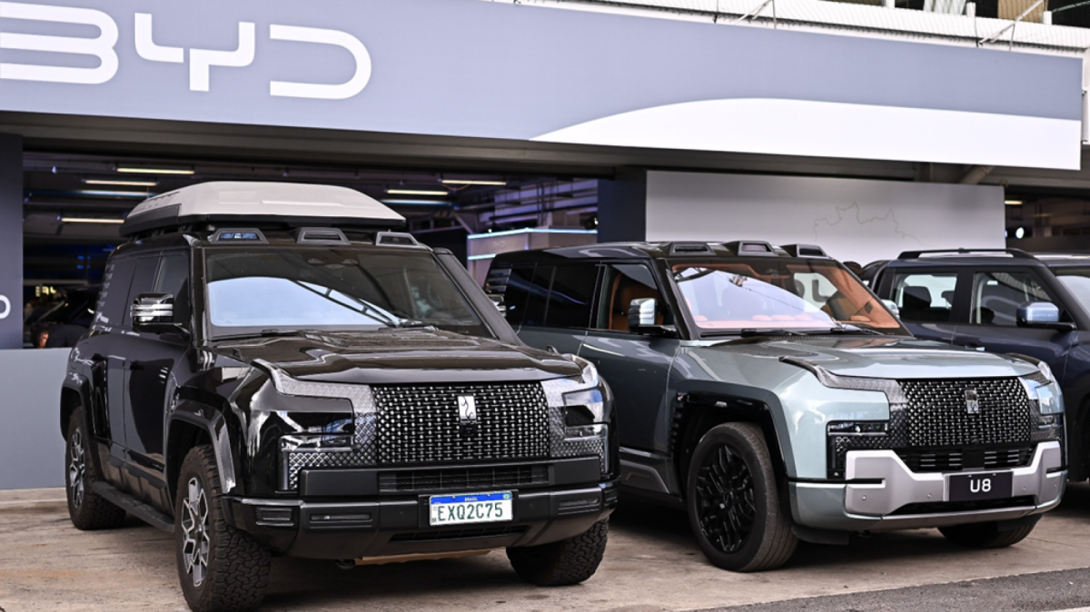 SUV YangWang U8 é um dos destaques da BYD no evento