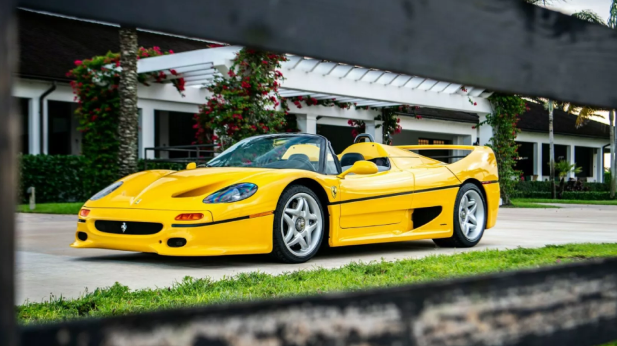 Ferrari F50 amarela de Ralph Lauren