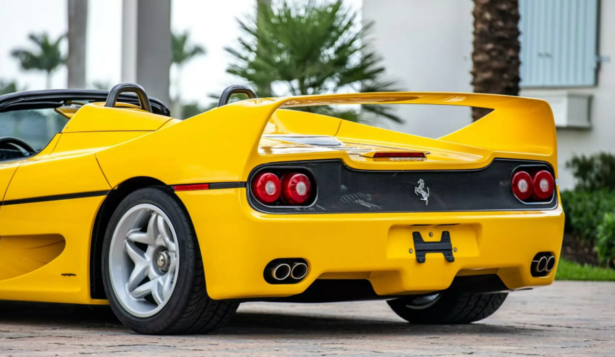Ferrari F50 amarela de Ralph Lauren