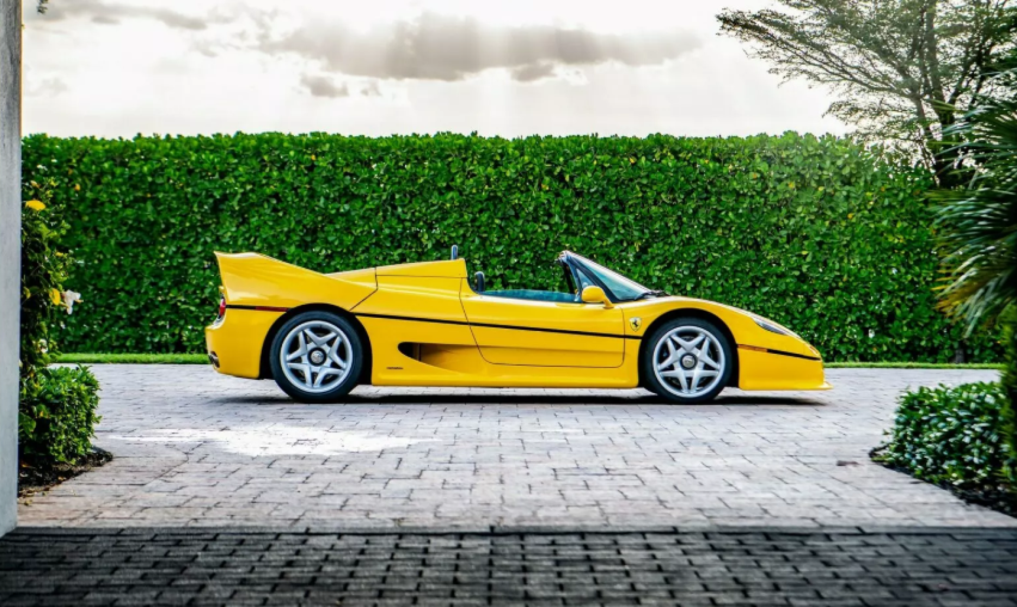 Ferrari F50 amarela de Ralph Lauren