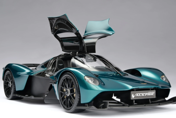 Aston Martin Valkyrie miniatura