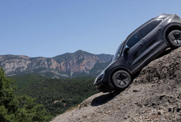 Cayenne EV