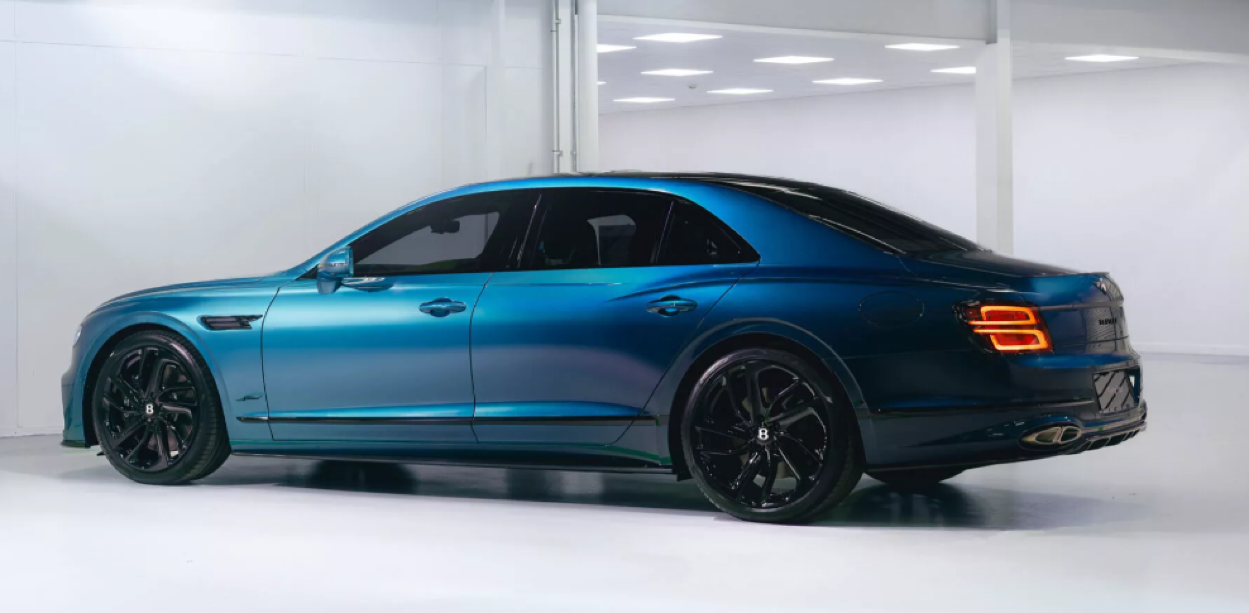 Bentley Flying Spur com pintura "Ombré"